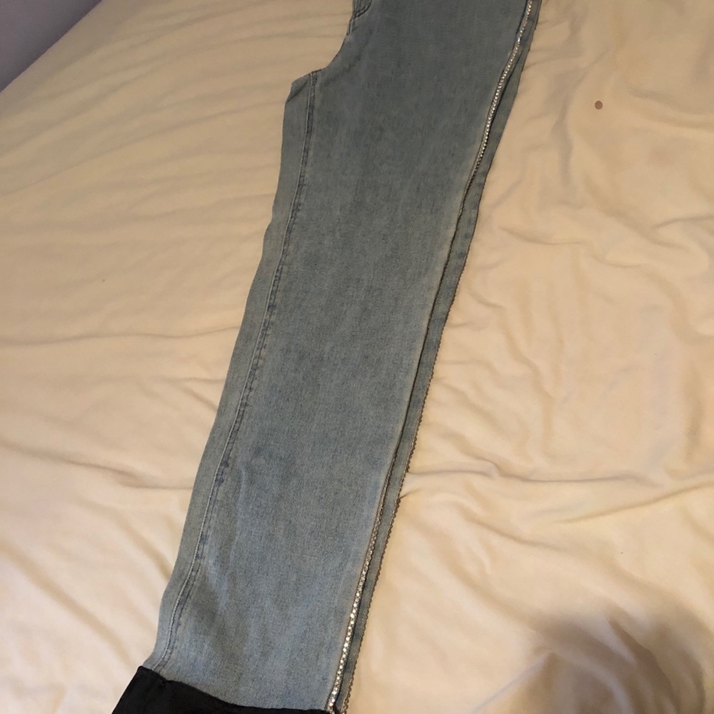 Embroidered jean with black velvet